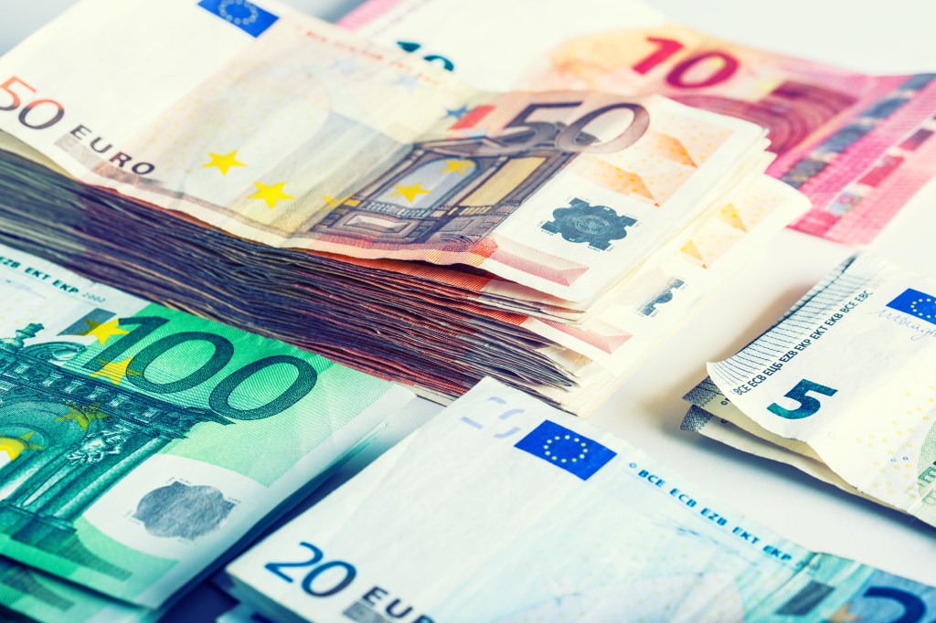 euro-bani-dreamstime