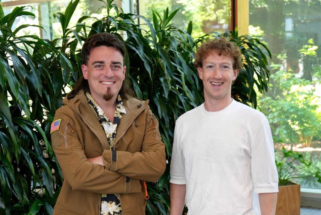Palmer Luckey și Mark Zuckerberg